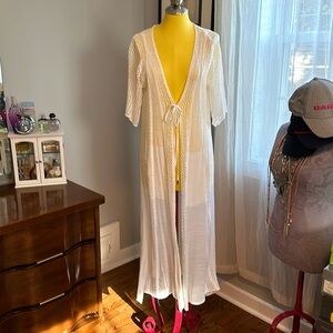 NWT! Elan long swimsuit cardigan cover-up w/tie in front. White crochet. Size M